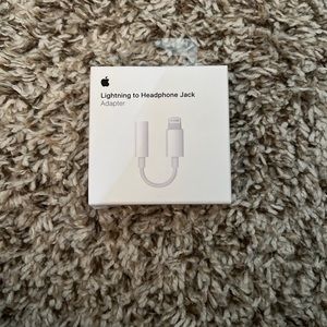 Apple MMX62FE/A Lightning to 3.5mm Headphone Jack Adapter